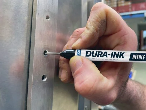 Marker cu cerneală permanentă, cu micro-vârf prelungit, DURA-INK 5, negru - imagine 3
