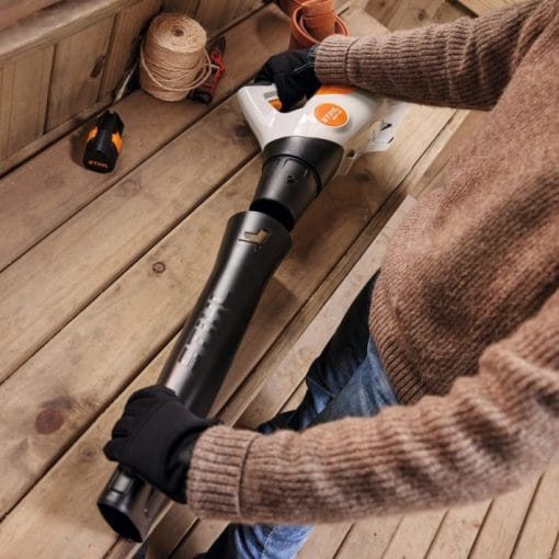 Suflanta frunze cu acumulator BGA 30.0 , Stihl