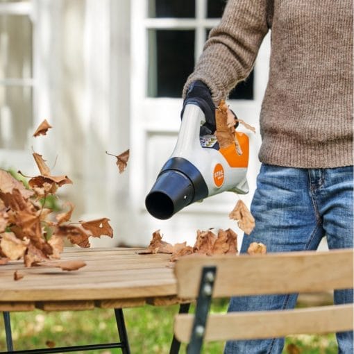 Suflanta frunze cu acumulator BGA 30.0 SET, Stihl