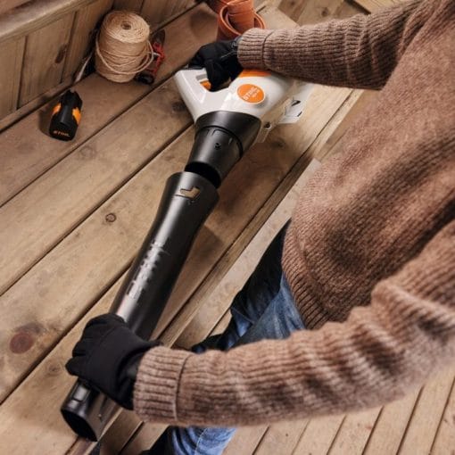 Suflanta frunze cu acumulator BGA 30.0 SET, Stihl